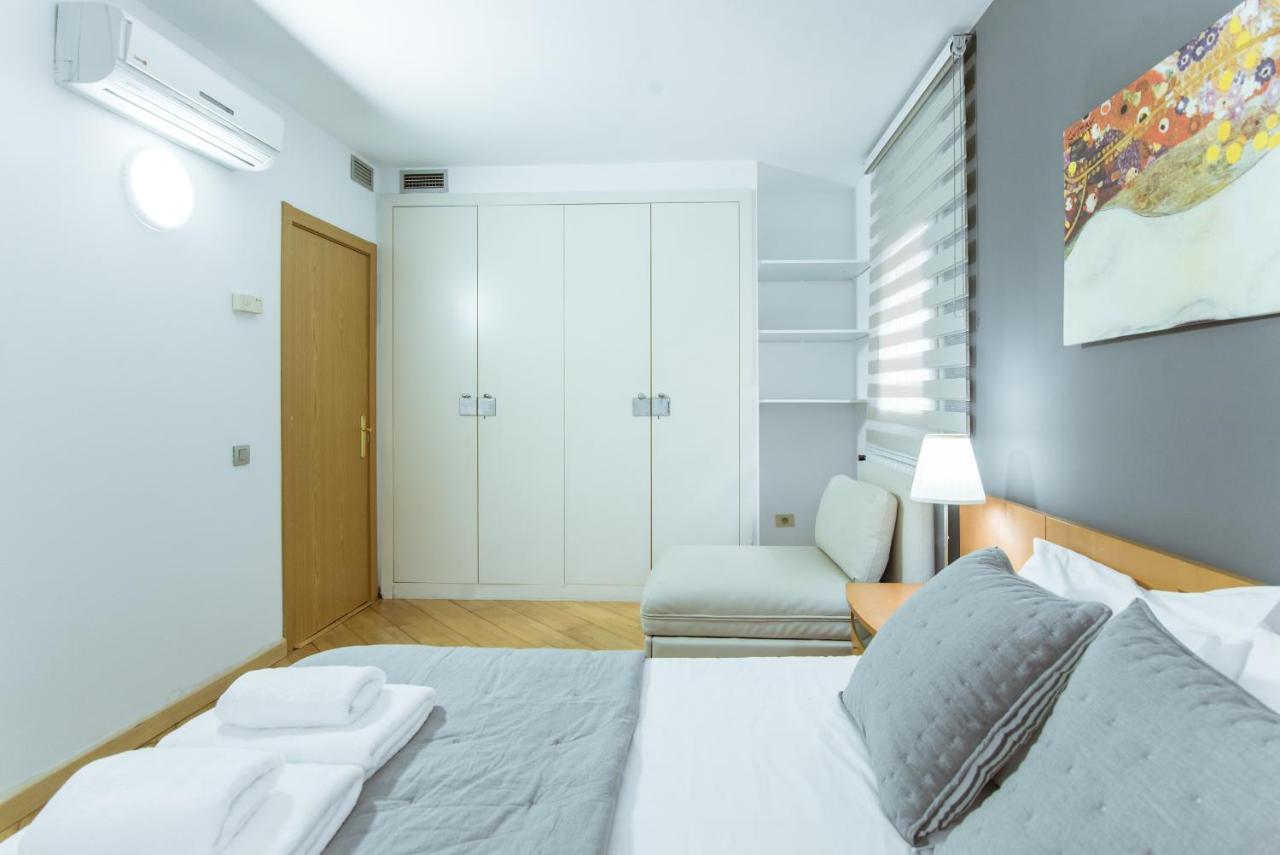 Two Bedroom Townhouse Within 10Min Walk From Beach Barcellona Esterno foto