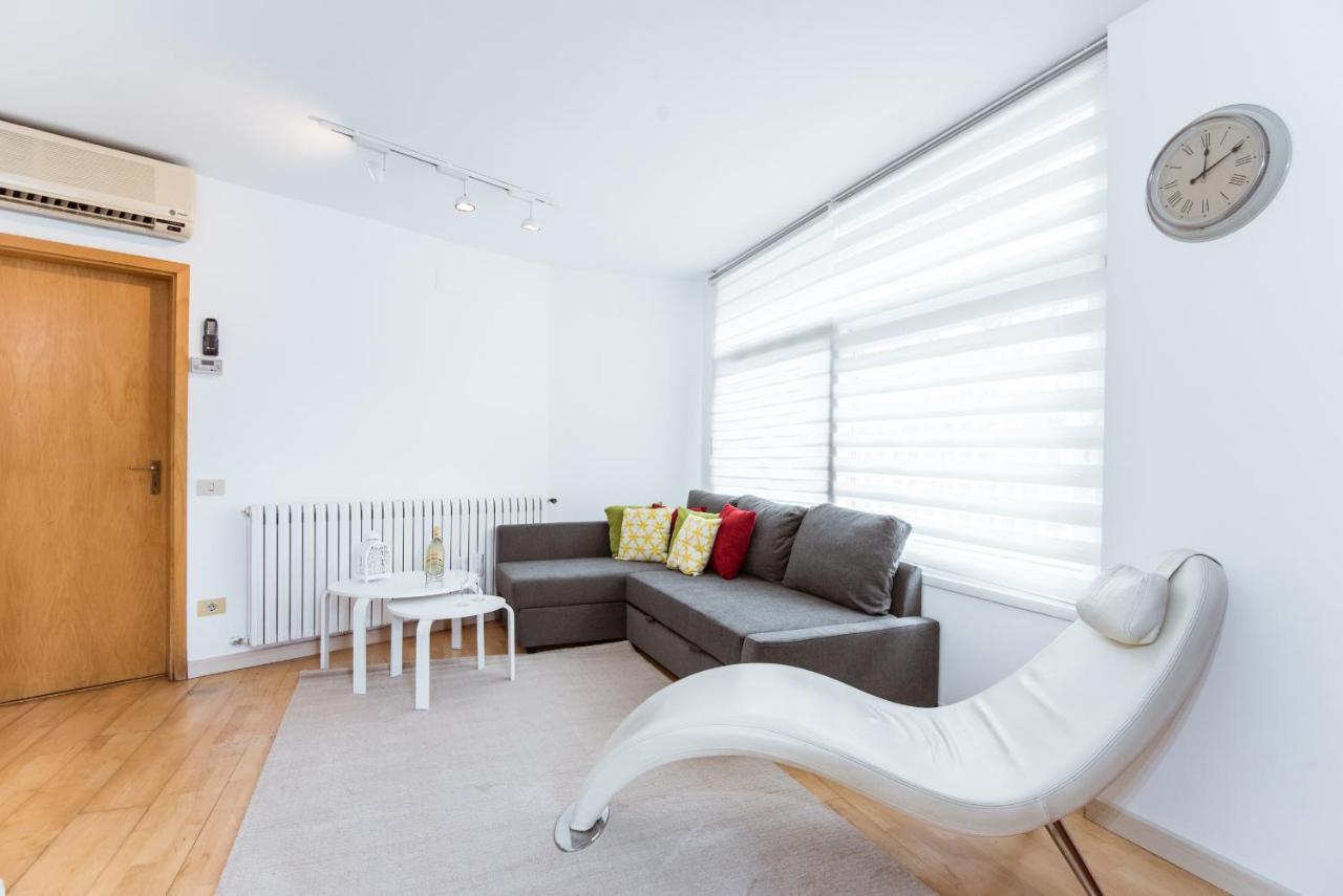 Two Bedroom Townhouse Within 10Min Walk From Beach Barcellona Esterno foto