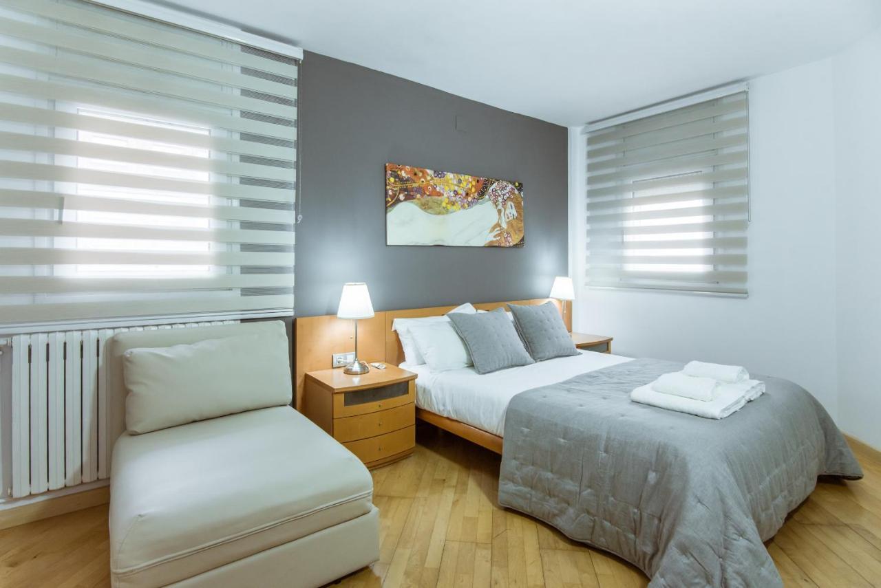 Two Bedroom Townhouse Within 10Min Walk From Beach Barcellona Esterno foto