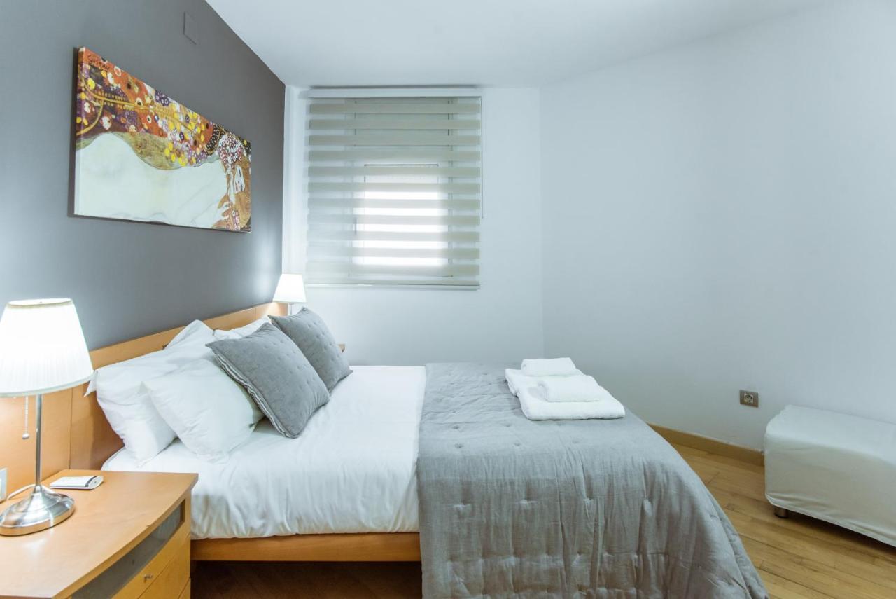 Two Bedroom Townhouse Within 10Min Walk From Beach Barcellona Esterno foto