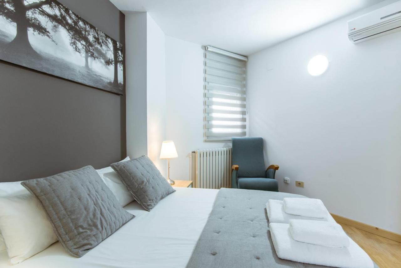 Two Bedroom Townhouse Within 10Min Walk From Beach Barcellona Esterno foto