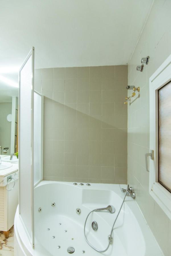 Two Bedroom Townhouse Within 10Min Walk From Beach Barcellona Esterno foto