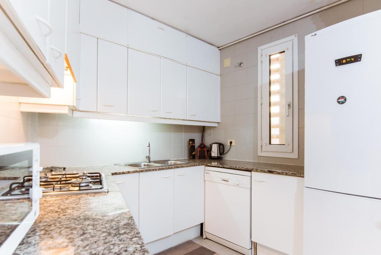 Two Bedroom Townhouse Within 10Min Walk From Beach Barcellona Esterno foto