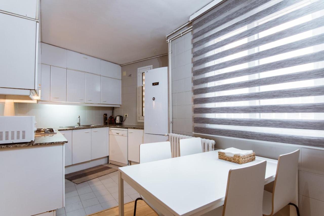 Two Bedroom Townhouse Within 10Min Walk From Beach Barcellona Esterno foto