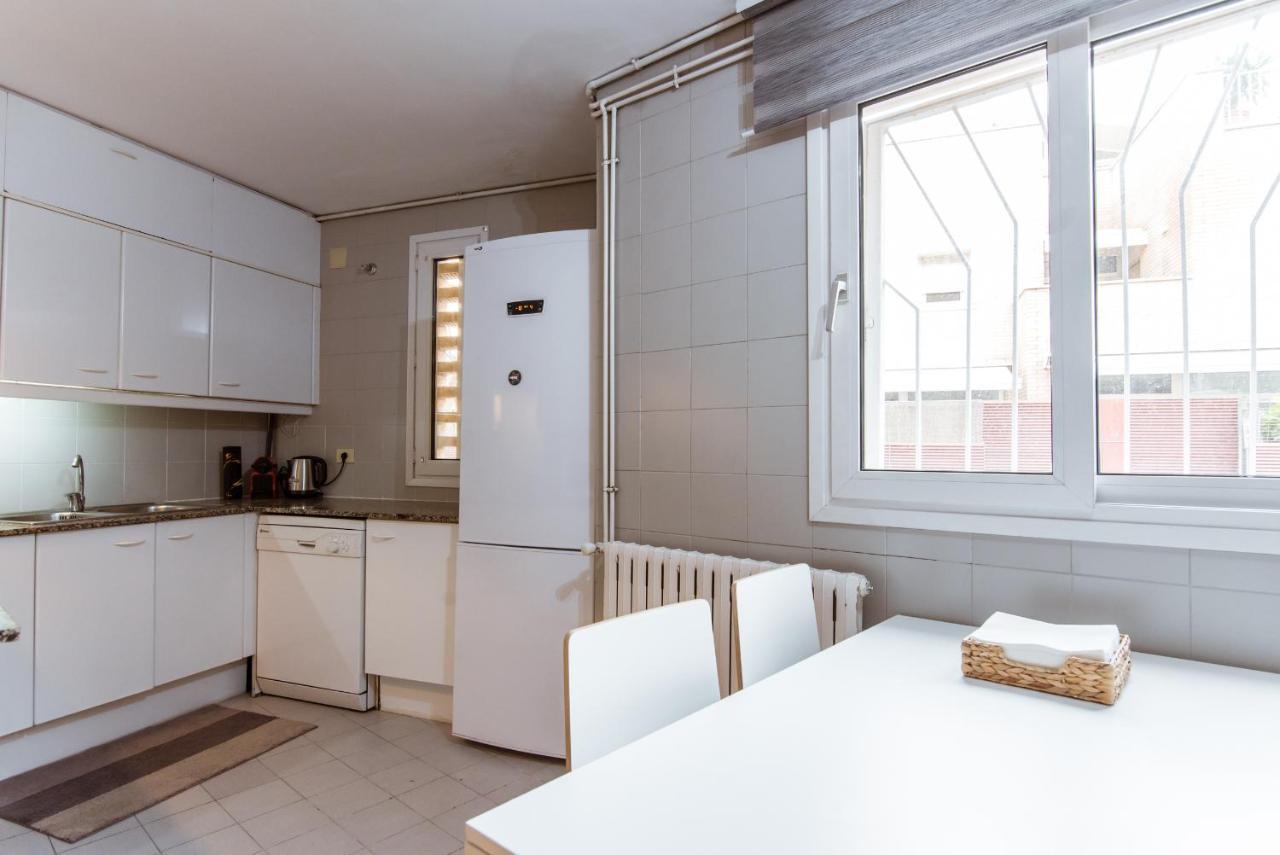 Two Bedroom Townhouse Within 10Min Walk From Beach Barcellona Esterno foto